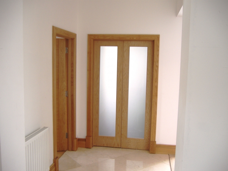 oak-glass-frosted-doors